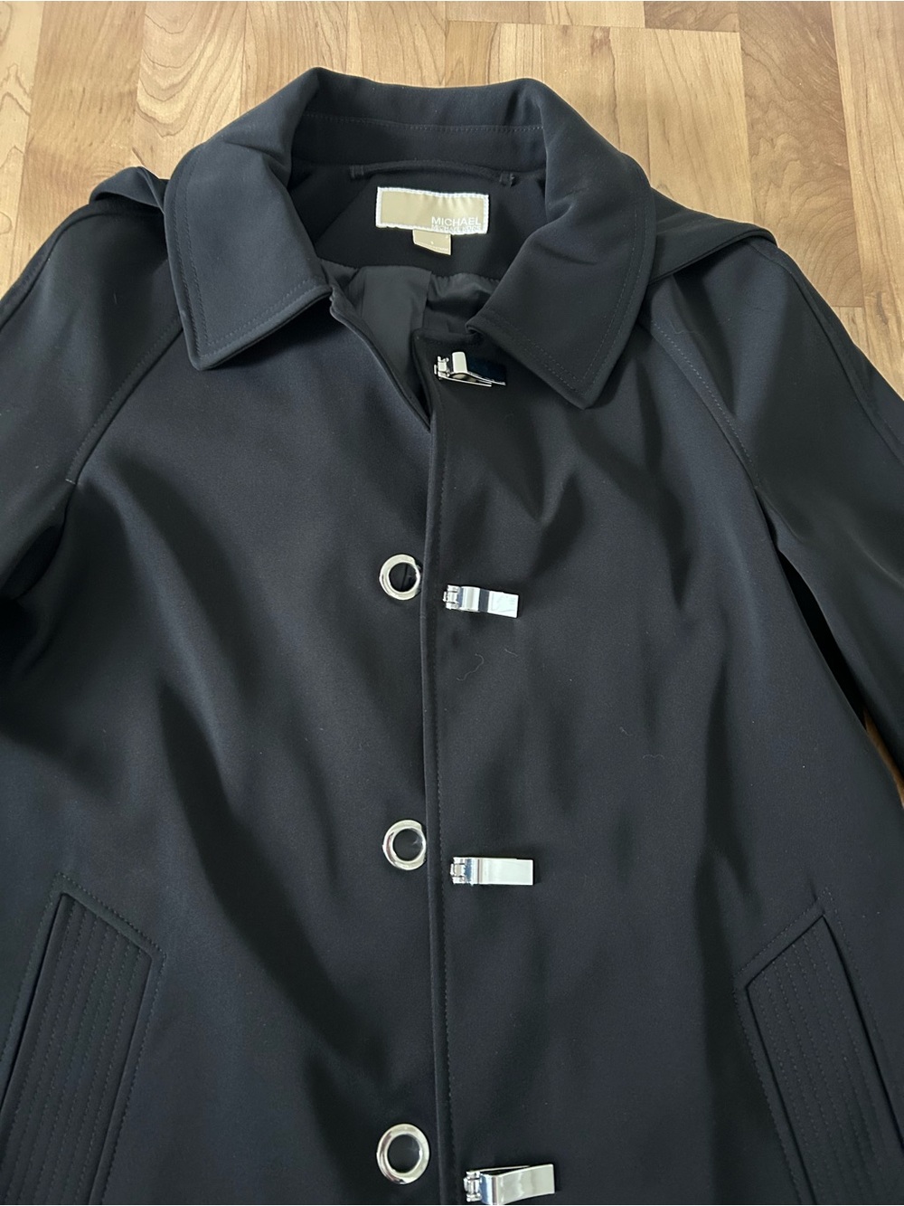 Michael Kors Hooded Black Peacoat
Pockets Silver Hook Clasp Coat
Womens Small - Picture 8 of 11